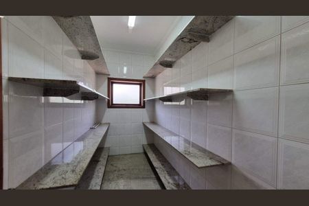 Casa de condomínio à venda com 570m², 5 quartos e 6 vagas