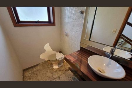 Casa de condomínio à venda com 570m², 5 quartos e 6 vagas