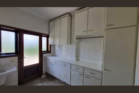 Casa de condomínio à venda com 570m², 5 quartos e 6 vagas