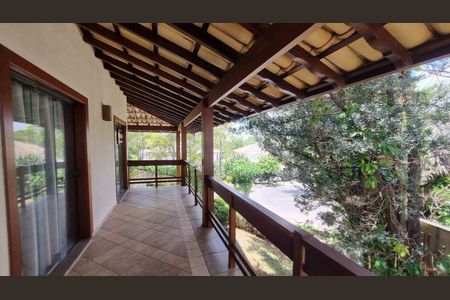 Casa de condomínio à venda com 570m², 5 quartos e 6 vagas