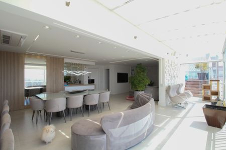 Apartamento à venda com 384m², 3 quartos e 4 vagasSala