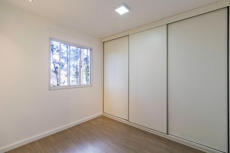 Quarto 2 de apartamento para alugar com 2 quartos, 47m² em Jardim Helga, São Paulo