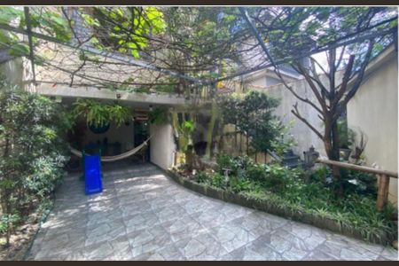 Casa à venda com 254m², 4 quartos e 3 vagas