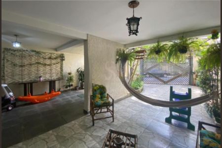 Casa à venda com 254m², 4 quartos e 3 vagas