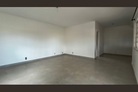 Sala de casa de condomínio para alugar com 3 quartos, 120m² em Vargem Pequena, Rio de Janeiro