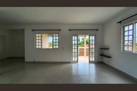Sala de casa de condomínio para alugar com 3 quartos, 120m² em Vargem Pequena, Rio de Janeiro