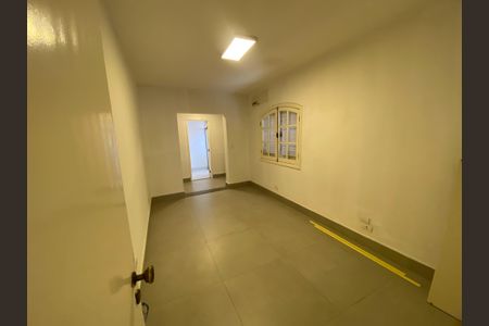 Casa à venda com 220m², 3 quartos e 2 vagas Casa à venda com 220m², 3 quartos e 2 vagasSuíte 3