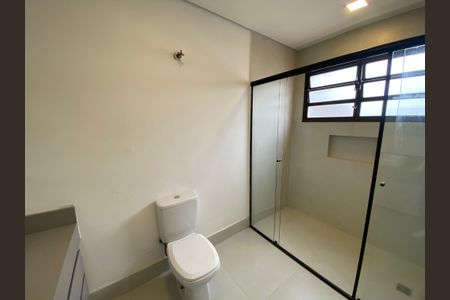 Casa à venda com 220m², 3 quartos e 2 vagas Casa à venda com 220m², 3 quartos e 2 vagasBanheiro da Suíte 3