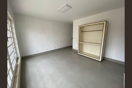 Casa à venda com 220m², 3 quartos e 2 vagas Casa à venda com 220m², 3 quartos e 2 vagasQuarto