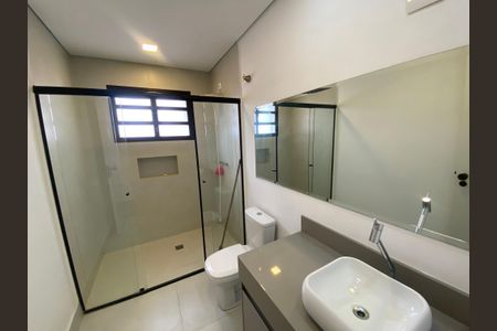 Casa à venda com 220m², 3 quartos e 2 vagas Casa à venda com 220m², 3 quartos e 2 vagasBanheiro da Suíte 2