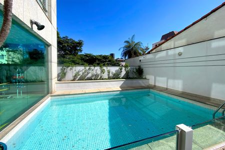 Apartamento à venda com 168m², 3 quartos e 3 vagasÁrea comum - Piscina