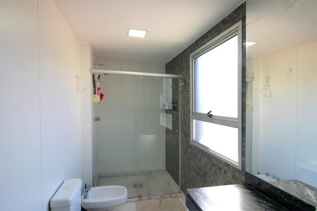 Apartamento à venda com 168m², 3 quartos e 3 vagasBanheiro da Suíte 1