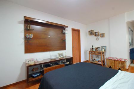 Apartamento à venda com 168m², 3 quartos e 3 vagasSuíte 1