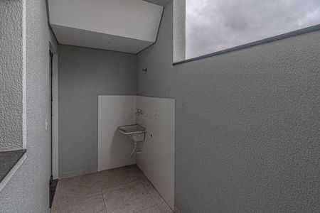 Casa à venda com 124m², 2 quartos e 4 vagas Casa à venda com 124m², 2 quartos e 4 vagasÁrea de Serviço