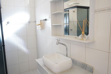 Casa à venda com 180m², 3 quartos e 3 vagasBanheiro Social