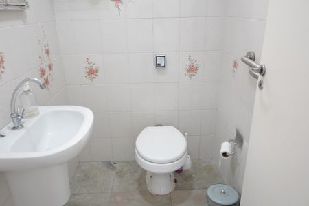 Casa à venda com 180m², 3 quartos e 3 vagasBanheiro Social