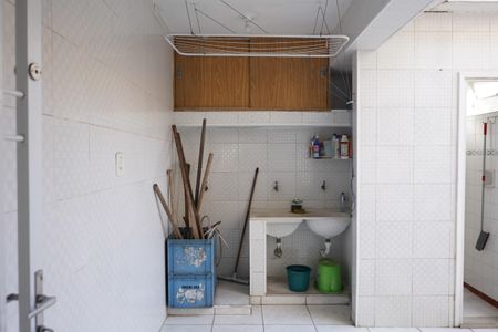 Casa à venda com 180m², 3 quartos e 3 vagasÁrea de Serviço