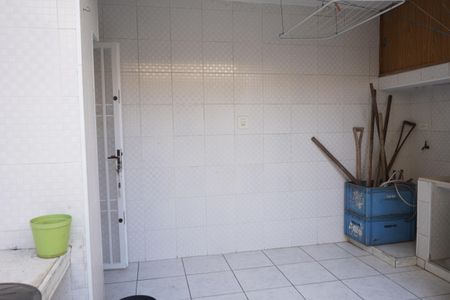 Casa à venda com 180m², 3 quartos e 3 vagasÁrea de Serviço