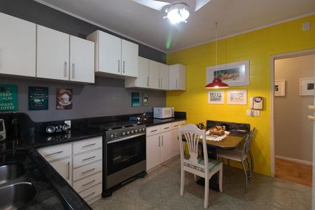 Casa para alugar com 287m², 4 quartos e 3 vagas Casa para alugar com 287m², 4 quartos e 3 vagasCozinha