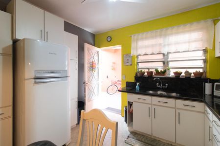 Casa para alugar com 287m², 4 quartos e 3 vagas Casa para alugar com 287m², 4 quartos e 3 vagasCozinha