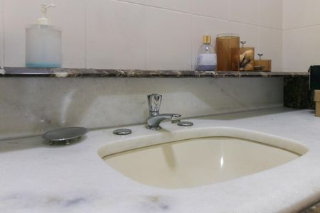 Casa para alugar com 287m², 4 quartos e 3 vagas Casa para alugar com 287m², 4 quartos e 3 vagasBanheiro Social 2