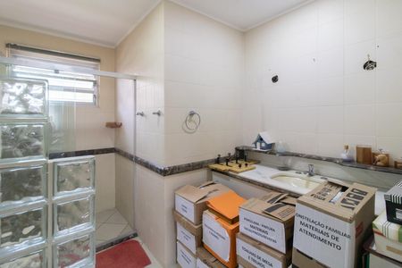 Casa para alugar com 287m², 4 quartos e 3 vagas Casa para alugar com 287m², 4 quartos e 3 vagasBanheiro Social 2