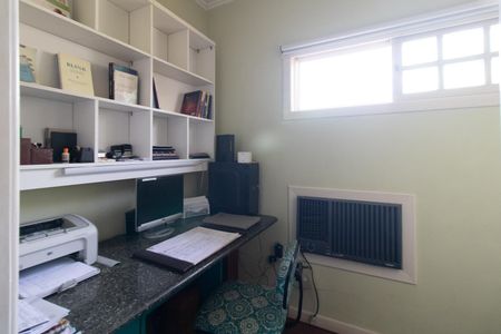 Casa para alugar com 287m², 4 quartos e 3 vagas Casa para alugar com 287m², 4 quartos e 3 vagasSuíte