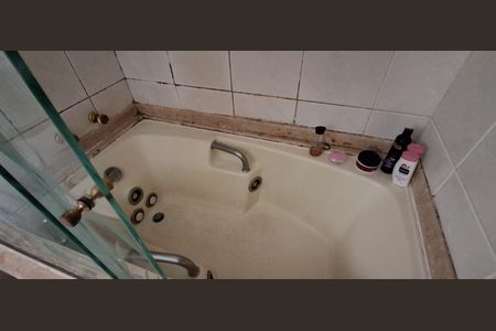 Apartamento à venda com 134m², 3 quartos e 1 vaga Apartamento à venda com 134m², 3 quartos e 1 vagaBanheiro da Suíte