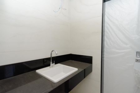 Apartamento à venda com 155m², 4 quartos e 3 vagas Apartamento à venda com 155m², 4 quartos e 3 vagasBanheiro da Suíte 1