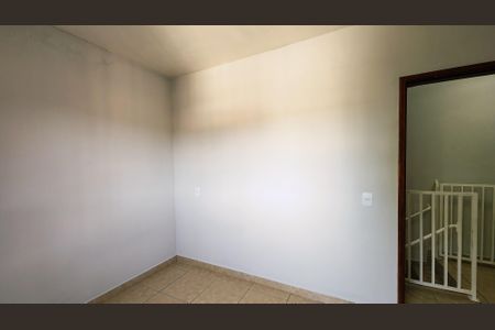 Casa para alugar com 100m², 2 quartos e 1 vaga Casa para alugar com 100m², 2 quartos e 1 vagaQuarto
