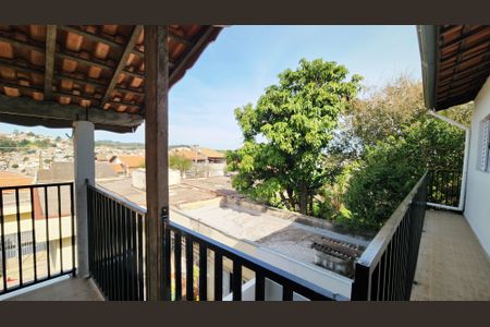 Casa para alugar com 100m², 2 quartos e 1 vaga Casa para alugar com 100m², 2 quartos e 1 vagaVaranda