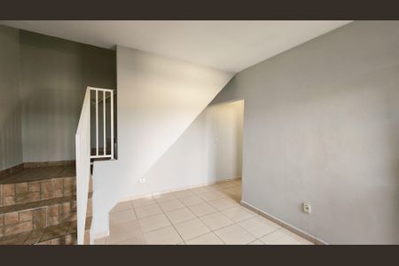 Casa para alugar com 100m², 2 quartos e 1 vaga Casa para alugar com 100m², 2 quartos e 1 vagaSala