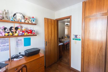 Apartamento à venda com 95m², 3 quartos e 2 vagasQuarto 2