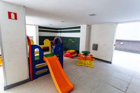 Apartamento à venda com 95m², 3 quartos e 2 vagasÁrea comum - Playground