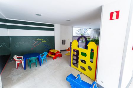 Apartamento à venda com 95m², 3 quartos e 2 vagasÁrea comum - Playground