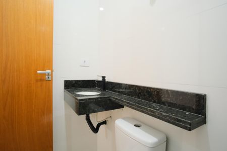 Casa à venda com 140m², 3 quartos e 3 vagasBanheiro da Suíte 2