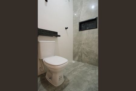 Casa à venda com 140m², 3 quartos e 3 vagasBanheiro da Suíte 2