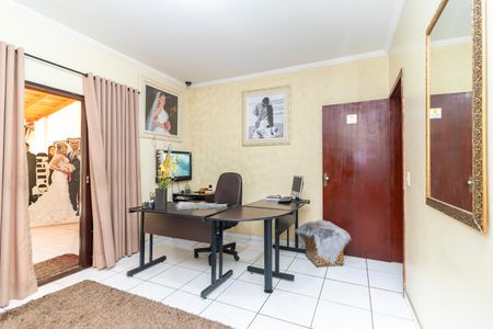 Casa para alugar com 280m², 4 quartos e 2 vagas Casa para alugar com 280m², 4 quartos e 2 vagasSuíte