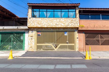 Casa para alugar com 280m², 4 quartos e 2 vagas Casa para alugar com 280m², 4 quartos e 2 vagasFachada