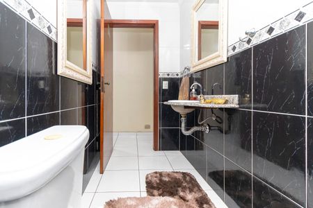 Casa para alugar com 280m², 4 quartos e 2 vagas Casa para alugar com 280m², 4 quartos e 2 vagasLavabo