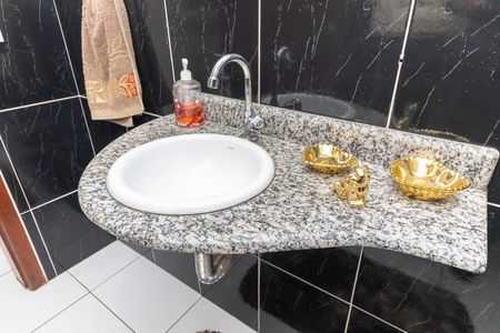 Casa para alugar com 280m², 4 quartos e 2 vagas Casa para alugar com 280m², 4 quartos e 2 vagasLavabo