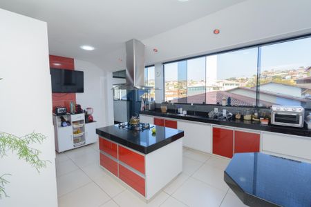 Casa à venda com 256m², 4 quartos e 3 vagas Casa à venda com 256m², 4 quartos e 3 vagasCozinha