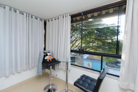 Casa à venda com 256m², 4 quartos e 3 vagas Casa à venda com 256m², 4 quartos e 3 vagasQuarto 1