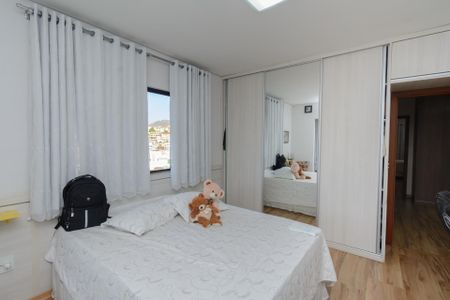 Casa à venda com 256m², 4 quartos e 3 vagas Casa à venda com 256m², 4 quartos e 3 vagasQuarto 2