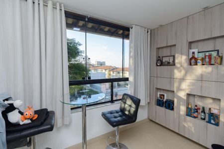 Casa à venda com 256m², 4 quartos e 3 vagas Casa à venda com 256m², 4 quartos e 3 vagasQuarto 1