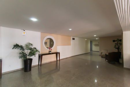 Apartamento à venda com 55m², 2 quartos e 1 vaga Apartamento à venda com 55m², 2 quartos e 1 vagaHall