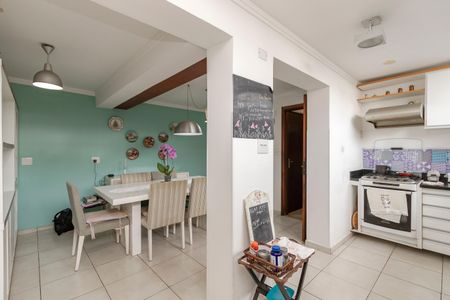 Casa à venda com 199m², 3 quartos e 2 vagas Casa à venda com 199m², 3 quartos e 2 vagasCozinha