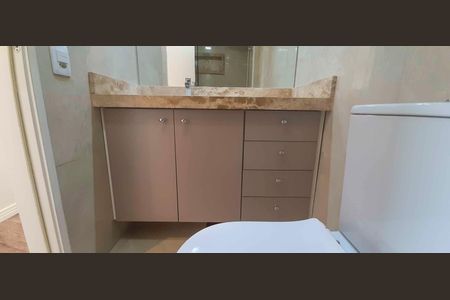 Apartamento à venda com 56m², 2 quartos e 1 vaga Apartamento à venda com 56m², 2 quartos e 1 vagaBanheiro Social