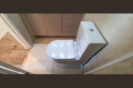 Apartamento à venda com 56m², 2 quartos e 1 vaga Apartamento à venda com 56m², 2 quartos e 1 vagaBanheiro Social