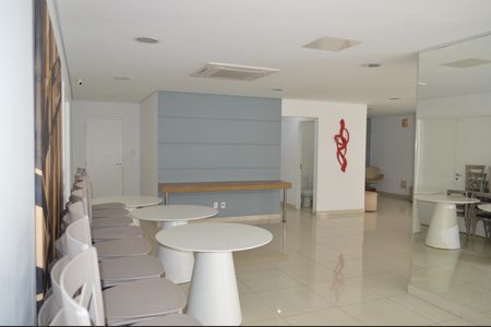 Apartamento à venda com 74m², 2 quartos e 2 vagasÁrea comum - Salão de festas